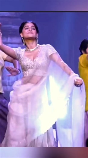 🥰“Gira Gira Song Dance 😍 Anaswara Rajan dance 💃 ♥️ | #anaswara_rajan #shorts #giragira