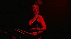 Self Esteem Shares New Alt-Pop Blaster 'How Can I Help You' | Clash Magazine Music News, Reviews & Interviews