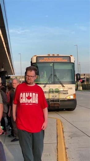 #shorts GO Transit 2495 on route Lakeshore West Line Rail Replacement Bus to Oakville GO Station