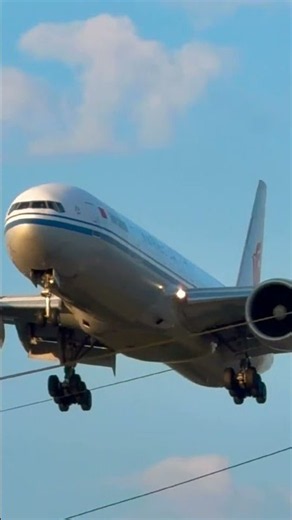 Air china 🇨🇳 Boeing 777-39L coming from Beijing to landing Heathrow Airport London
