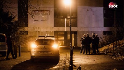 Man throws grenade into bar - twelve injured