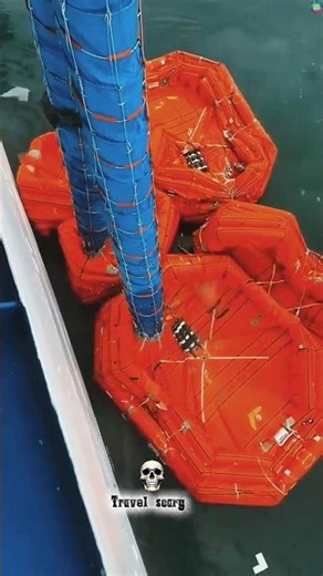 “Emergency Raft Ka Magic! Plane Me Boat Kaise Seconds Me Inflate Ho Jaati Hai?”