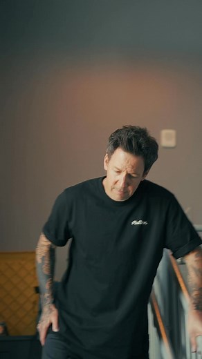 When you have’t played a show in two weeks and you’re feeling a little *dramatic* about it 😩🥲🤣Luckily, we’ll be kicking off our Europe & UK dates with our friends @offspring in Madrid this coming Saturday! 🤩🤩🤩See you at the shows! 🤘⚡️🤘 | Simple Plan