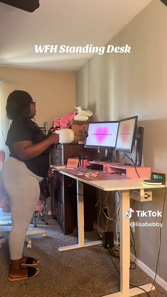 Must-Have WFH Standing Desk for Ultimate Comfort