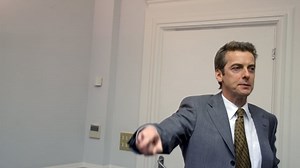 The Thick of It S01E01