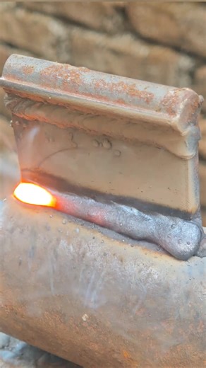 the perfect and unmatched iron spring welding trick #welding #metal #viral