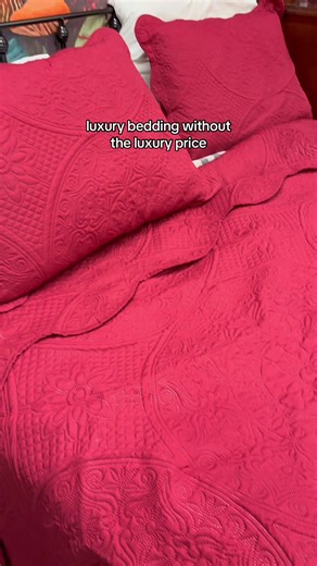 These bedspread & pillow sham sets are so soft and cozy 🥰 #bedspread #comforter #quilted #bedding #beddingset