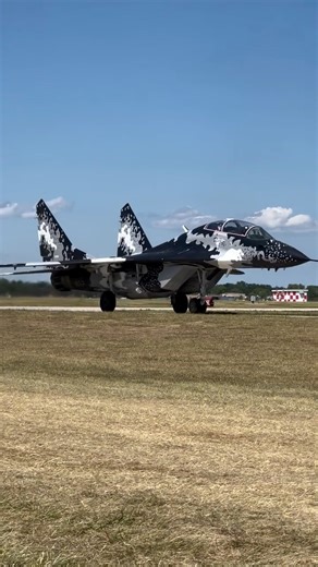 The Mikoyan MiG-29 Russia Fighter Aircraft, show off 🎥:@aviationdreams #aviation #highlight #military #russia #MiG29 | Aviation Entertainment