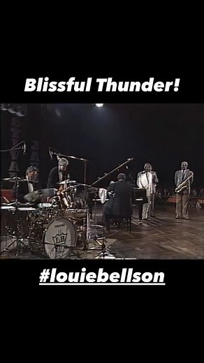The great Louie Bellson demonstrating his famous chops and orchestration skills! Cameo's in this vid of Oscar Peterson, Dizzy Gillespie, Harry " Sweets" Edison, Clark Terry, Clifford Jordan, and Dave Young. Louie Bellson was an American jazz drummer. He was a composer, arranger, bandleader, and jazz educator, and is credited with pioneering the use of two bass drums. He was inducted into the Modern Drummer Hall of Fame in 1985. #drums #drummer #drumming #jazzdrummer #drumsolo #drumchops #drumbre