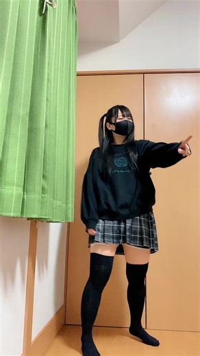 40万人ありがとうございます😳 ストック動画なくて、前と少しだけ振りが違う動画🫣 400,000 followers. Thank you. #アプリコットフィルター #刀ピー #踊ってみた #私服 #むちむち