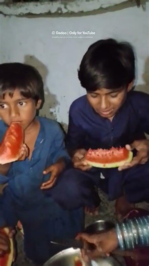 Ghar Mein Tarbooz Party 🍉 | Family Vlog Pakistan | Fun Time with Family | घर पर तरबूज | Dadoo bheel