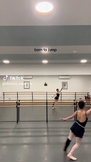 The Art of Grande Jetés in Ballet: A Dancer's Insight