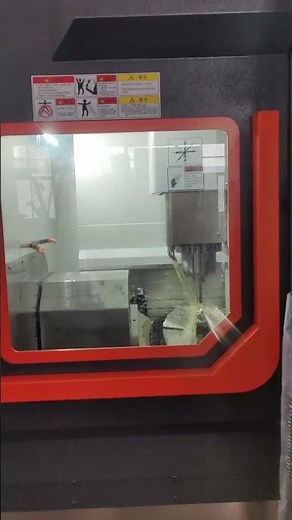 U400 5axis CNC Heidenhain linear encoders direct feedback – no thermal drift on long medical runs