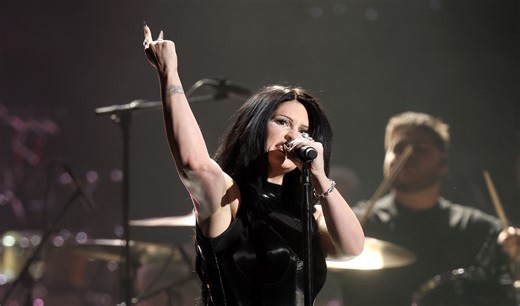 Watch Spiritbox Perform “Soft Spine” | 2026 Grammys Premiere Ceremony | GRAMMY.com