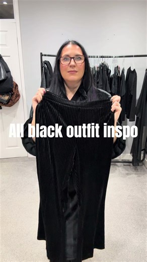 All Black Outfit for a Classy Burlesque Show