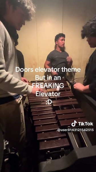 #doors elevator theme in an elevator!! 🚪 #roblox #dude #idk #fyp | door elevator music
