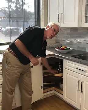 Corner Cabinets: Traditional Lazy Susan Without Center Pole