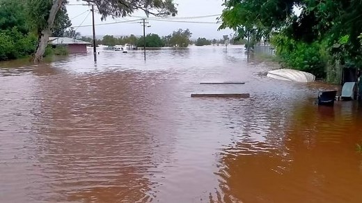 Residents being evacuated from NT remote communities of Kalkarindji, Daguragu, Pigeon Hole, and Palumpa amid major flooding