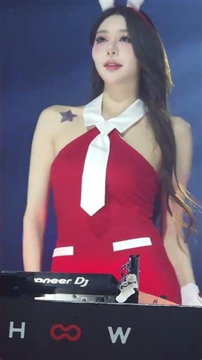 180cm Tall: The Ultimate Model with Long Legs - Sophistication personified