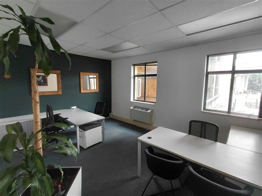 R 7 755 | 33 m² Commercial space in Fourways | Private Property