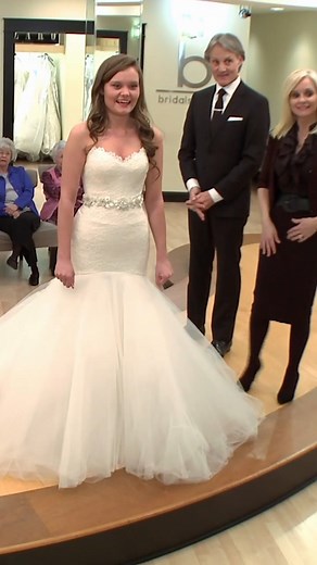 334K views · 2.9K reactions | This Bride Has Tried On 750 Wedding Dresses! ‍♀️  #sayyestothedressatlanta | Gustavo Licursi - Hipnotista | Facebook