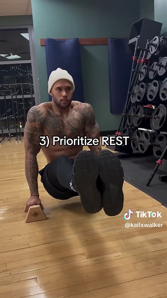 📌 3 ways to stay fit as a busy professional 1️⃣ **Plan Workouts in Advance**🗓️ As a current Realtor and Fitness Coach, a major key to my success in anything I do is planning, and fitness is no exception. Our days are packed with meetings, deadlines, and responsibilities. To ensure you make time for exercise, schedule your workouts in advance just like any other important appointment. Block out specific time slots in your calendar, and treat them with the same respect as your work commitments. 