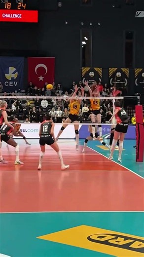 Mega rally eczacibasi vs vakifbank #eczacibasi #vakifbanksk #volleyball