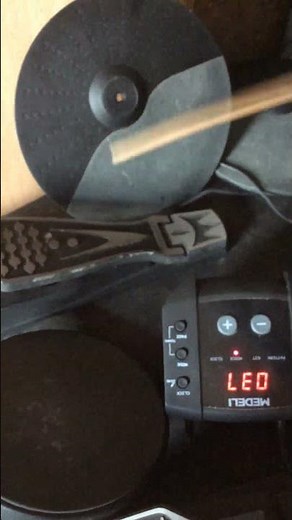 Medeli Digital Electronic Drum Kit DD402 Test Video