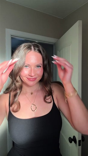 A little BTS of my photoshoot @analeia.photographyllc #photoshoot #blackdress #bts #photos #fyp