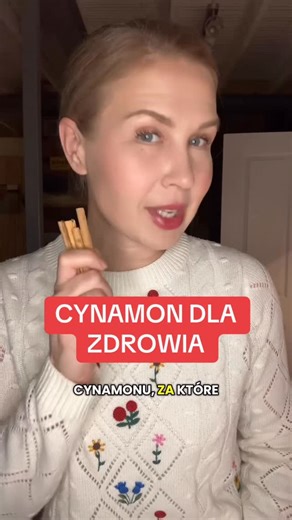 Agnieszka Skowerska on Instagram: "Dodając cynamon dzisiaj do herbaty wpadłam na pomysł, by opowiedzieć Wam więcej o tej aromatycznej przyprawie, bez której większość z nas nie wyobraża sobie zimowych naparów czy wypieków. W pachnących kawałkach kory cynamonowca kryje się bogactwo związków o dobroczynnym wpływie na nasz organizm. Dzisiaj chciałabym Wam opowiedzieć o 5 właściwościach cynamonu, potwierdzonych w badaniach (właściwości jest oczywiście więcej, ale to temat na dłuższy materiał). Cynam