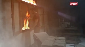 90K views · 1.6K reactions | Ishaan terjebak di dalam ruangan yang tiba-tiba muncul kobaran api, hingga hampir membuatnya pingsan | Nadin ANTV Eps 4 Part 7 #Nadin #ANTV #SinetronANTV #ANTVLovers #DewiPersik #ArjitTaneja #DendamKesumat 000002 003725 | ANTV | Facebook