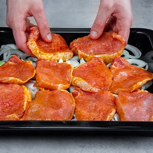 ¡La carne de cerdo al horno más jugosa! El secreto es uno muy sencillo | Cookrate - Español