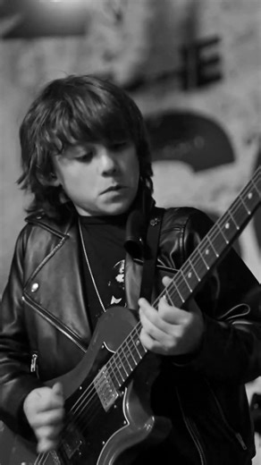 11-year-old guitar prodigy Bay Melnick Virgolino jams with Slash and Joe Bonamassa on B.B. King’s ‘The Thrill Is Gone’ — last Thursday at The Soho Sessions in NYC | Thinking About Guitar