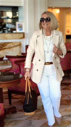 trending American outfits fashion for women | trending Italian outfits fashion for women | fashion