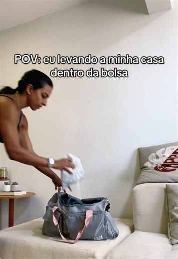 A bolsa perfeita para levar pra academia/crossfit existe e eu posso provar! Ela é uma bolsa muito grande com espaço para colocar até tênis, acredita? Aproveita que tá muito barata! #crossfit #vidafitness #fitness #lifestyle #garotasapoiamgarotas💝🎀✨️