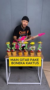 1.3M views · 10K reactions | main gitar pake boneka kaktus! . Gitar: Kramer link pembelian Gitar & Boneka di bio gua ya #reels | Tutorial Gitar - Arya Nara | Facebook