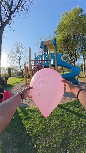 Balloon Pop 🎈 + Crazy Ball ⚽️ Hunting | Playground Parkour Pov