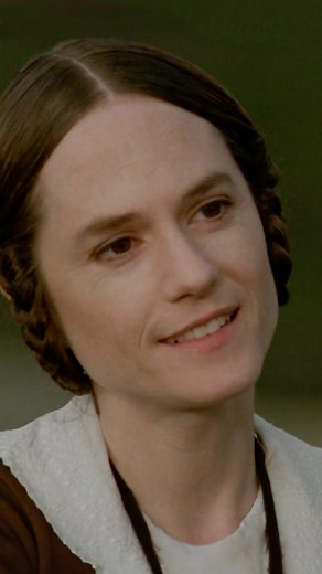 "La Leçon de piano" : Un pur chef-d'oeuvre réalisé par Jane Campion, qui lui vaudra la première Palme d'or accordée à une réalisatrice en 1993 💛 Dans les années 1850, une femme muette débarque en Nouvelle-Zélande avec sa fille et son piano pour un mariage arrangé avec un riche propriétaire terrien. Mais sa passion pour la musique attire l’attention d'un homme qui pourrait tout bouleverser. "La leçon de piano", disponible en streaming sur RTBF Auvio #cinema #cinephile #movie #classicmovie #auvio