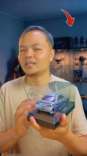 This Fast Furious Nissan GTR R34 diecast includes thick acrylic!