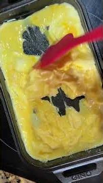 Make scrambled eggs without sticking