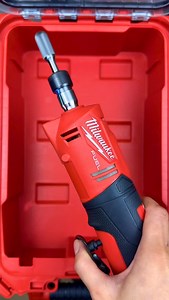 The M12 Straight Die Grinder, done right 🔥🛠️ Everything locked in — tool, discs, heads, wrenches — all in one clean PACKOUT setup. • Ergonomic grab, even with gloves • Tool stores with or without battery 🔋 • Removable heavy-duty tray • Disc rotary head storage • Built-in grate keeps dust & debris out Built for real jobsite use. Made in Melbourne 🇦🇺 Link in bio. #milwaukeetools #milwaukeepackoutsystem #packoutislife #packoutaccessories #toolorganization | Code Breaker Labs