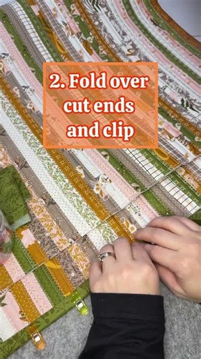 Here’s a quick look at how I finish the ends on my rectangle rugs #sewingproject #rugmaking