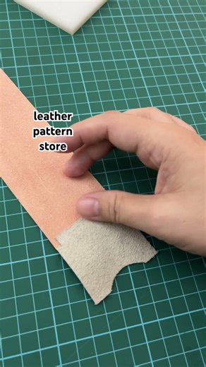 Learn to make small leather purse. #diy #diygift #handmade #giftideas