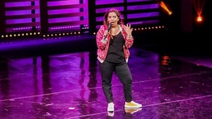 Ines Reg en spectacle à Nantes pour mettre des paillettes dans vos vies !