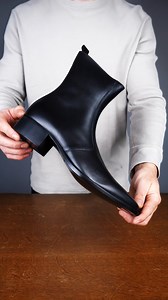 The British shoe brand loved by stylish men. Style, quality and fit. Hand crafted in Italy. | Thomas Bird Shoes