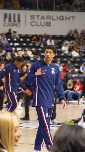 KOCT swung by to help Frontwave Arena celebrate its first anniversary with a sold-out game between the LA Clippers and the Guangzhou Loong Lions! We had a moment to chat with our very own Frontwave Arena Co-Founder and CEO Josh Elias, as well as player Cam Christie, Minor League Scouting Director Matt Moralez, and DJ Dense of the LA Clippers! . . @frontwavearena @laclippers #frontwavearena #firstanniversary #oneyearanniversary #laclippers #guangzhouloonglions #koct #northcountysd #oceansidecalif