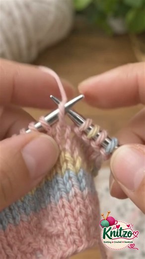 How to Knit for Beginners 🧶 Easy Step-by-Step Tutorial #shorts #knitzo