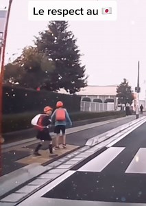 Japanese people are so polite Vid: nguyenmkey #WelcometoJapan | Welcome to Japan