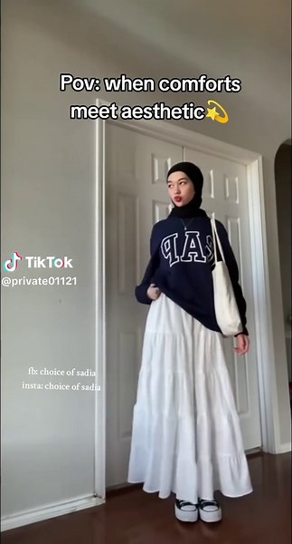 Stylish White and Black Skirts for Every Occasion