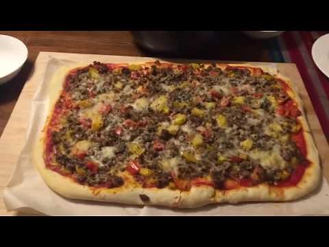 YUMMIEST PIZZA!!! Making Ground Beef Pizza